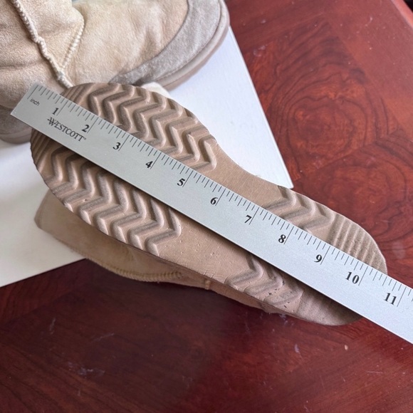 UGG Women's Beige Suede Winter Boots - Picture 7 of 8